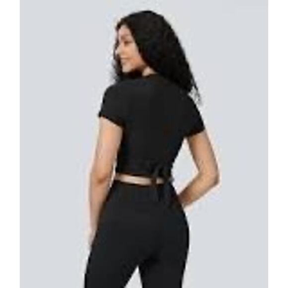 Halara Black V Neck Short Sleeve Wrap Tie Back Cropped Athletic Top Size XL NEW - Picture 3 of 9